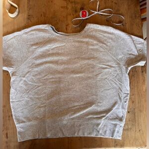 GAP short sleeve crew neck sweatshirt